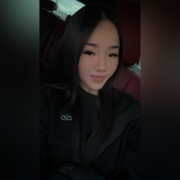 Meet your Posher, Linh - Picture 1 of 1